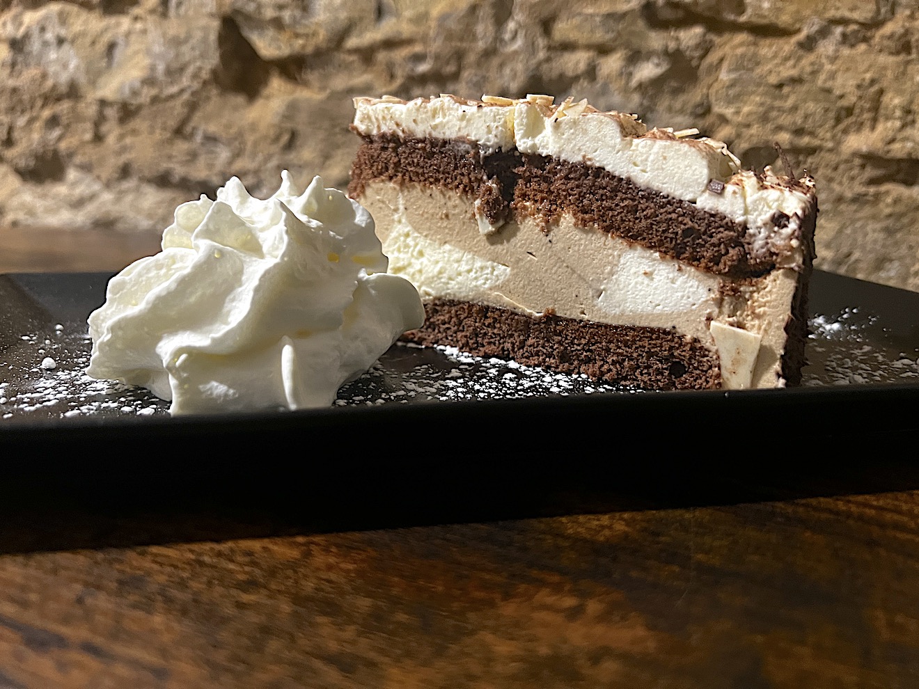 Macchiato-Torte mit Sahne